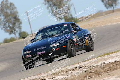 media/May-01-2022-CalClub SCCA (Sun) [[03a481c204]]/Group 5/Qualifying (I5)/